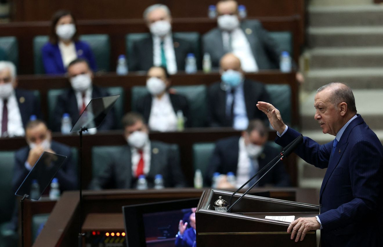 Türkiye, ekonominin istikrarlı büyümesini sağlamayı ve enflasyonu düşürmeyi hedeflemekte